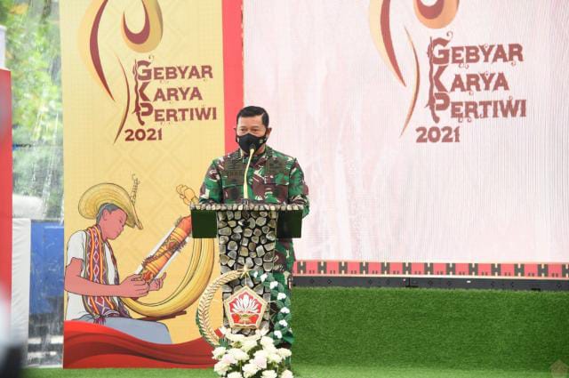 KSAL Laksamana TNI Yudo Margono, S.E., M.M., membuka acara Gebyar Karya Pertiwi tahun 2021 bertempat di Museum Satria Mandala, Pusjarah TNI, Jakarta Selatan, Senin (1/11/2021). FOTO : PUSPEN TNI
