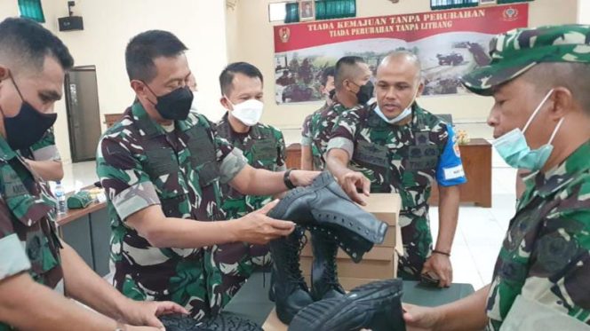 Dislitbangad Gelar Uji Coba (Sertifikasi) Sepatu Dinas Lapangan TNI Produk  Dalam Negeri (Dispenad)
