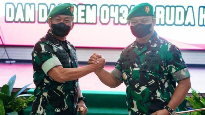 DOK. Panglima Kodam II/Sriwijaya Mayjen TNI Agus Suhardi, bersama Danrem 042/Gapu Brigjen TNI Supriono, S.IP, M.M., (SRIWIJAYADAILY) 