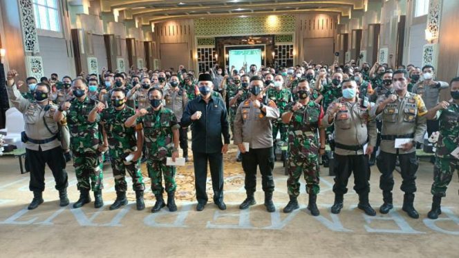 Pererat Kemitraan, Anggota TNI-Polri Di Kota Jambi Terima Tali Asih Dari Wali Kota/ FOTO : WIDI