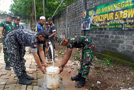 Upaya Penyediaan Air Bersih oleh TNI AD untuk Masyarakat Terus Dilakukan (Dispenad)