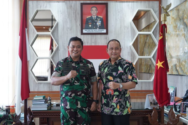 Komandan Korem 042/Gapu Brigjen TNI Supriono, S.IP., M.M., dan Kepala Badan Narkotika Nasional (BNN) Provinsi Jambi Brigjen Pol Wisnu Handoko, S.I.K., M.M 