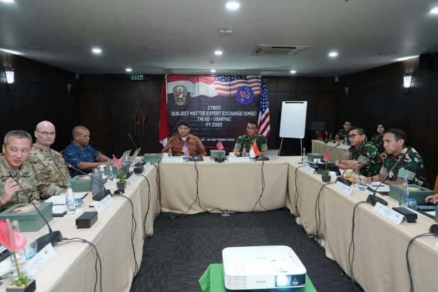 Meeting Cyber SMEE (Subject Matter Expert Exchange) antara TNI Angkatan Darat dengan United States Army Pacific (USARPAC) dibuka di Hotel Pullman Bali Legian Beach Hotel and Resorts, Legian Kuta, Badung Bali, Senin (26/9/2022)./ FOTO : Dispenad