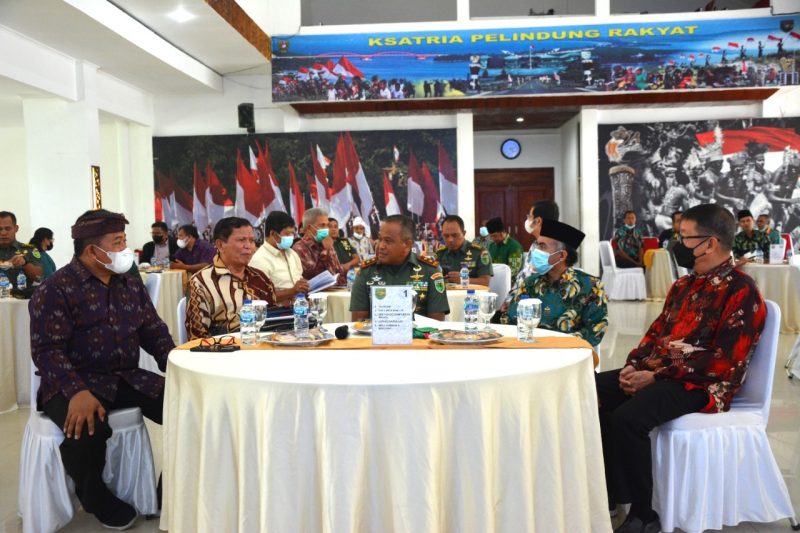 Pangdam XVII/Cenderawasih Ajak FKUB Dan Para Tokoh Agama Membangun Papua Melalui Iman (Pendam cenderawasih)