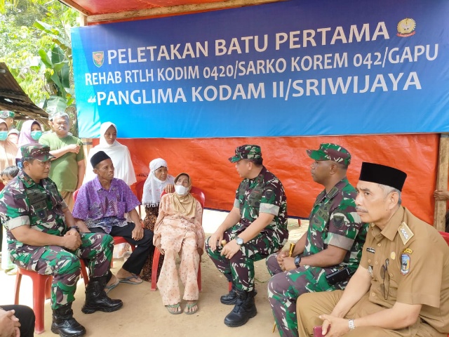 Warga Kampung Pancasila Ucapkan Terimakasih Kepada TNI Wujudkan Rumah Layak Huni (FOTO : IST) 