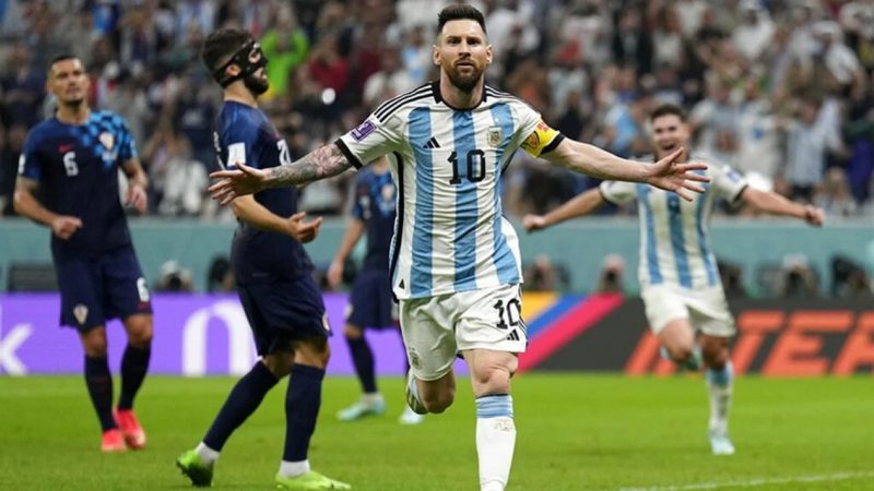 Selebrasi Lionel Messi usai bobol gawang Kroasia