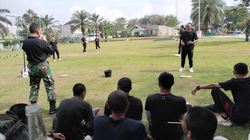 Fun Game Ramaikan Pelatihan Mental, Fisik dan Disiplin di Makodim 0415/Jambi/ FOTO : Dok.dimjbi
