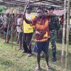 Lestarikan Budaya Lokal, Satgas Yonif 143/TWEJ Gelar Pertandingan Jubi Di Papua