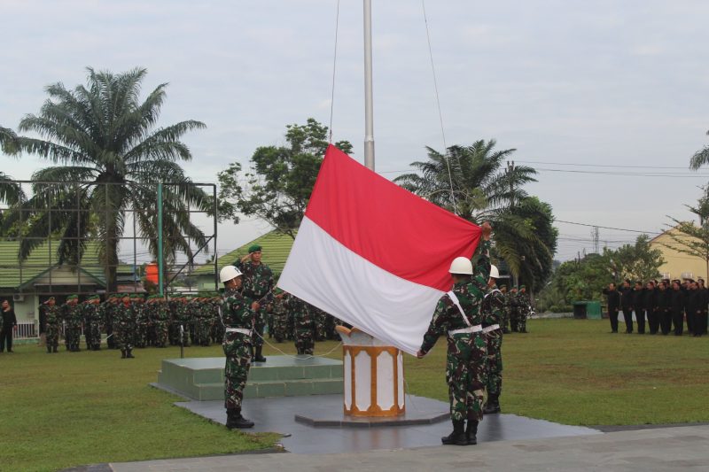 FOTO. anggota Kodim 0415/Jambi Gelar Upacara Bendera Rutin Mingguan/ Ist