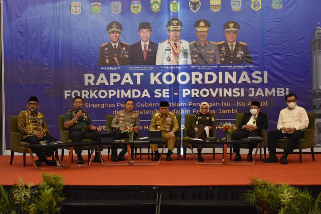 Danrem 042/Gapu Brigjen TNI Supriono Ikuti Rapat Koordinasi Forkopimda Se-Provinsi Jambi (Dok/Penrem042gapu)