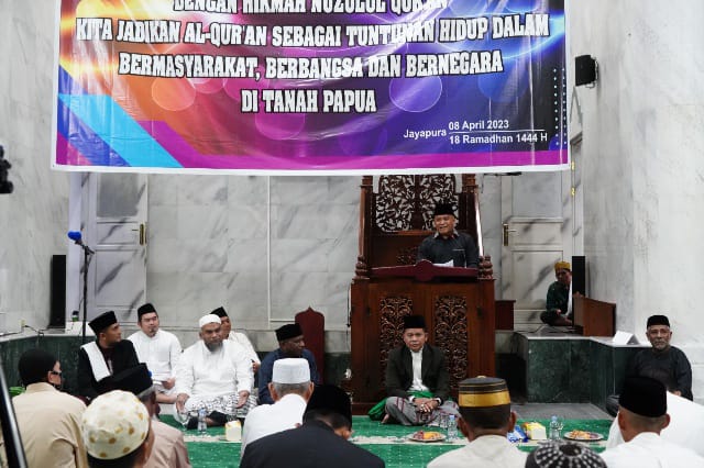 Pangdam XVII/Cenderawasih Mayjen TNI Muhammad Saleh Mustafa menghadiri Peringatan Nuzulul Qur'an 1444 H / 2023 M yang digelar di Masjid Raya Baiturrahim Kota Jayapura, Papua, Sabtu (8/4/2023). (Dok/Pendam XVII/Cen)