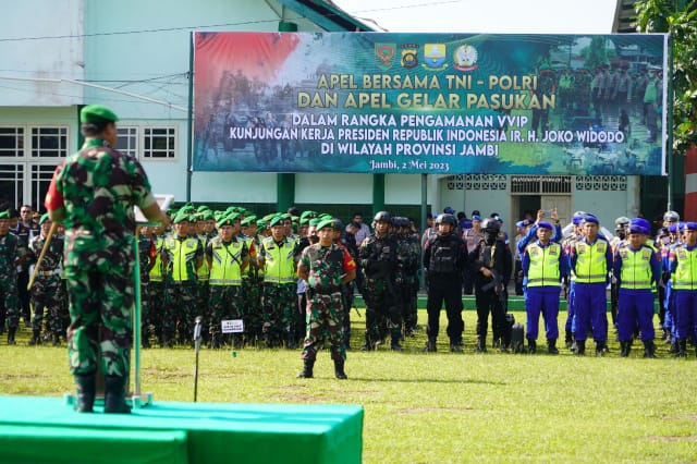 Jelang Kunjungan Presiden RI di Jambi, TNI-Polri Laksanakan Apel Gelar Pasukan Pengamanan (Foto/Penrem042)