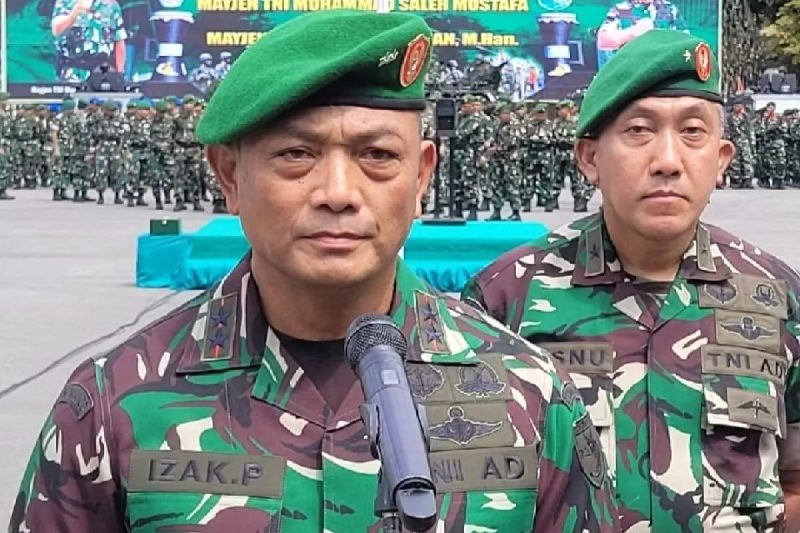 Panglima Kodam (Pangdam) XVII/Cenderawasih Mayjen TNI Izak Pangemanan, M.Han