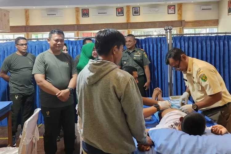 Bakti Sosial Kesehatan HUT Ke-78 TNI di Korem 042/Gapu/Swjdaily